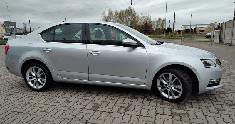 Skoda Octavia cena 63900 przebieg: 171500, rok produkcji 2018 z Gryfice małe 211